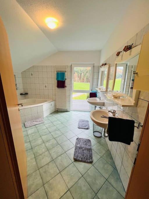 Tanjas Gemuetliches Haus Am Mondsee Innerschwand Exteriör bild